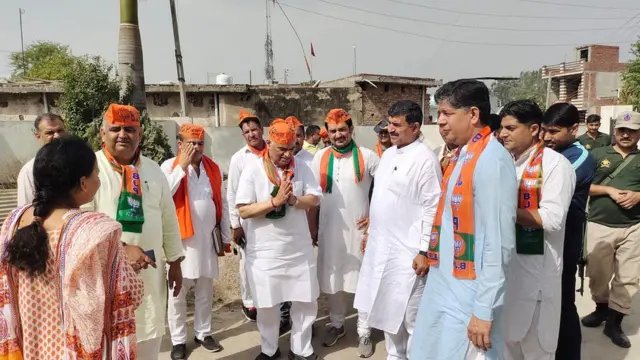 பிரதமரின் வருகைக்கு முன்னதாக பாஜகவினர் விழிப்புணர்வு பரப்பினர்