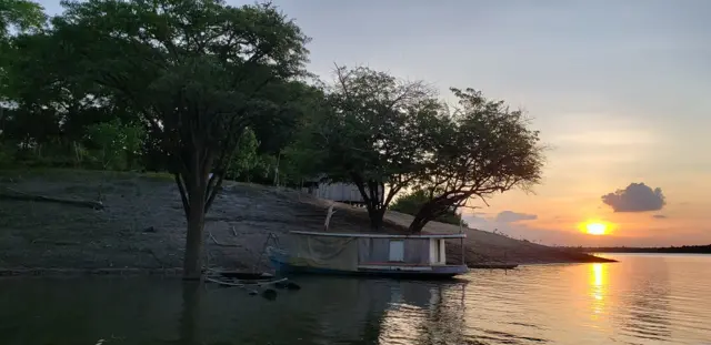 Rio Uatumã no pôr do sol