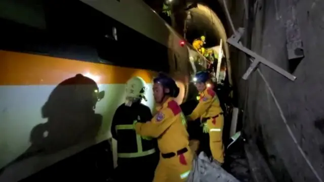 тайвань аварія потягу