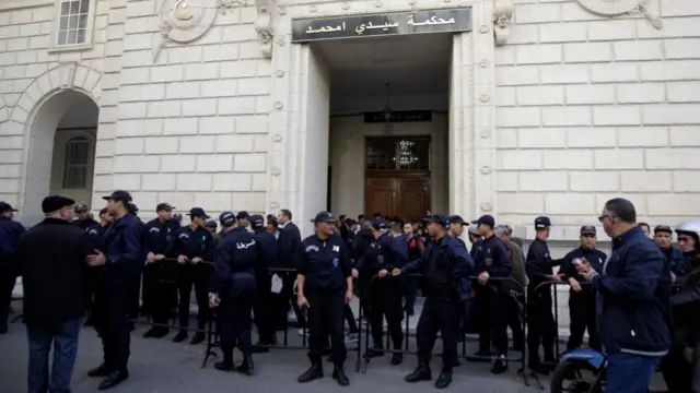 Depuis l'ouverture du procès au tribunal de Sidi M'hamed, dans le centre d'Alger, les principaux accusés nient en bloc.