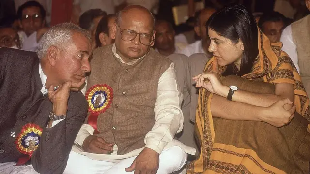 ચીમનભાઈ પટેલ અને મેનકા ગાંધી