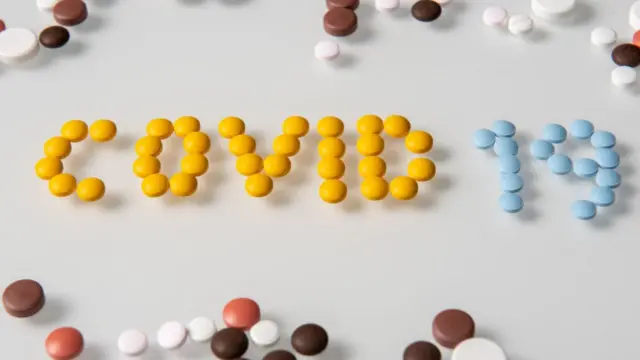 કોરોના વાઇરસને વિશ્વ સ્વાસ્થય સંગઠને કોવિડ-19 નામ આપ્યું છે.