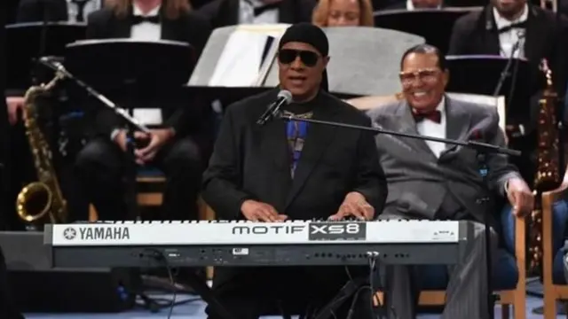 المغني والملحن ستيفي ووندر: "أتطلع إلى ذلك الوقت الذي أكون فيه معها مرة أخرى، إذا كنت محظوظا"