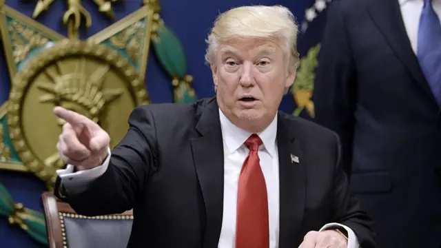 டொனால்ட் டிரம்ப்