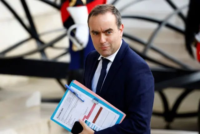 Close de Sébastien Lecornu