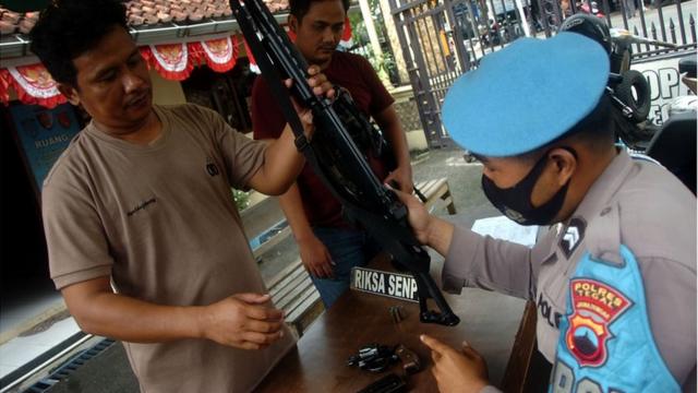 Kasus Baku Tembak Anggota Polisi Tak Ditangani Transparan, 'kepolisian ...