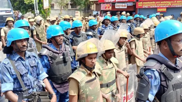 கோவையில் போராட்டம் நடக்கும் இடங்களில் உள்ள காவல் துறையினர்.