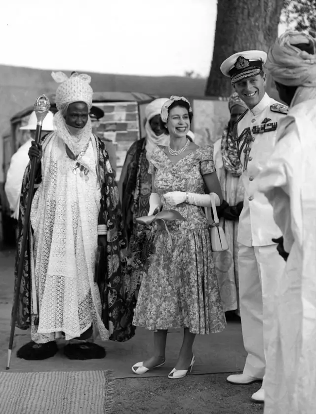 Di Queen with Emir Muhammdu Sanusi of Kano on February 16 1956