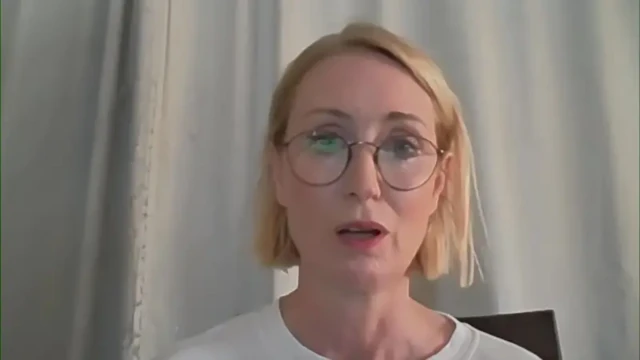 Liz Allcock for middle of tok-tok