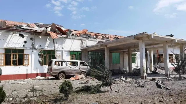 ၂၀၂၄ ခုနှစ်၊ မတ်၂၂ရက်နေ့က လေကြောင်းဗုံးကြဲခံခဲ့ရတဲ့ ဖယ်ခုံမြို့နယ် လအိကျေးရွာရှိ ဆေးရုံ