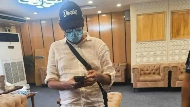 পালিয়ে যাওয়ার সময় বিমানবন্দরে আটক হন সাবেক প্রতিমন্ত্রী জুনাইদ আহমেদ পলক