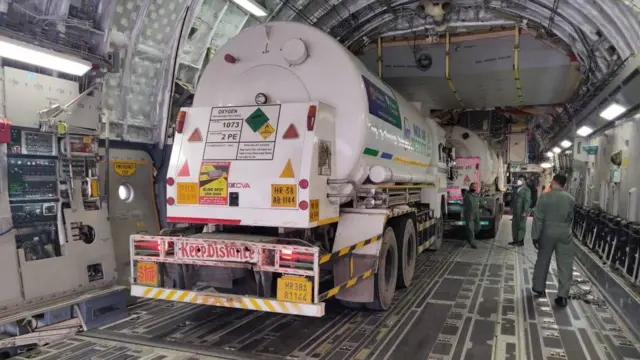 కరోనా సెకండ్ వేవ్‌లో ఆక్సిజన్‌ను తరలించారు