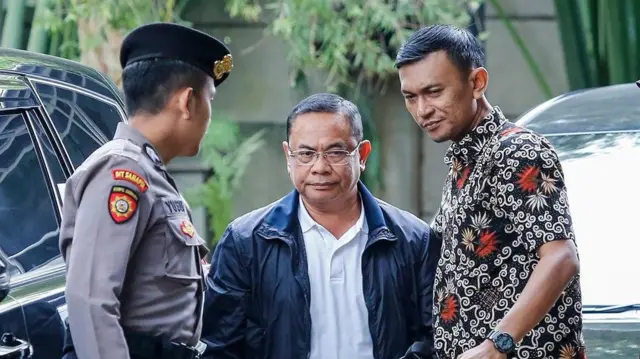 Sudewo tiba di KPK untuk menjalani pemeriksaan lanjutan setelah terjaring dalam operasi tangkap tangan terkait dugaan korupsi pengisian jabatan perangkat desa di Kabupaten Pati, Jawa Tengah.