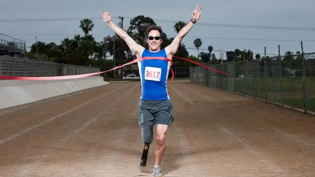 Corredor llegando a la meta