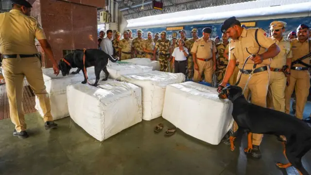 પ્રતીકાત્મક તસવીર