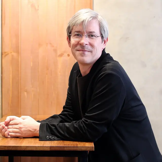 ดาร์ซี่ พาเก็ท ผู้แปลซับไตเติ้ลเรื่องปรสิต