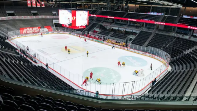 Juego de la Liga Nacional Suiza entre Lausanne HC y SC Bern en Vaudoise Arena el 29 de febrero de 2020 en Lausana, Suiza.