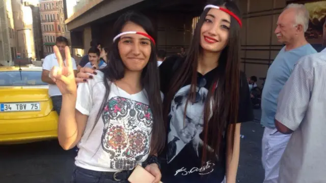 Yaren Alkaya ve Burcu Demir