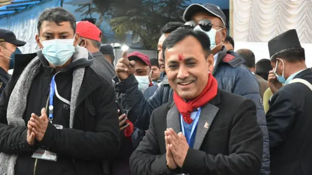 मत माग्दै विश्वप्रकाश शर्मा