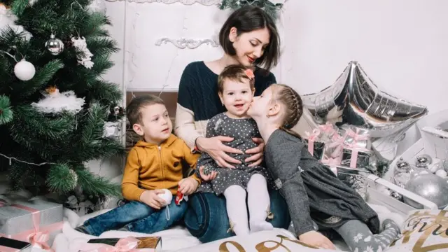 Залина Хадикова с детьми