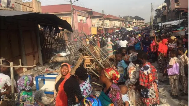 Kairo market in di morning afta di fire