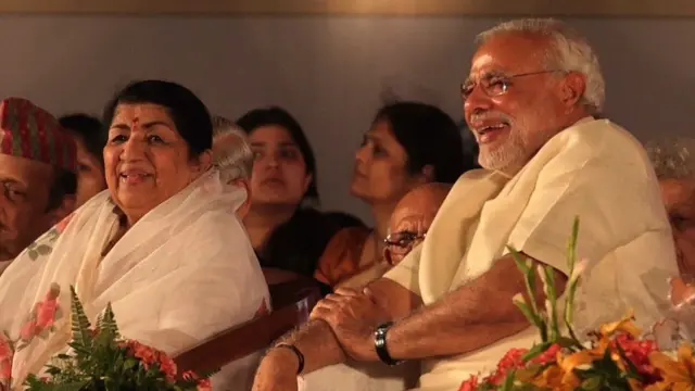 મોદી અને લતા મંગેશકર