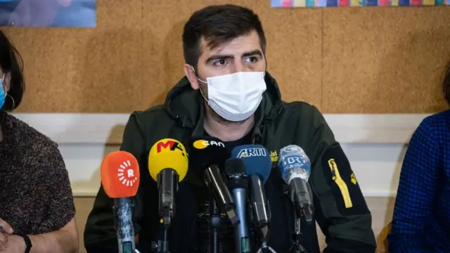 Gökhan Güneş, kendisinden haber alınmayan altı günün ardından İnsan Hakları Derneği'nde basın açıklaması yaptı.