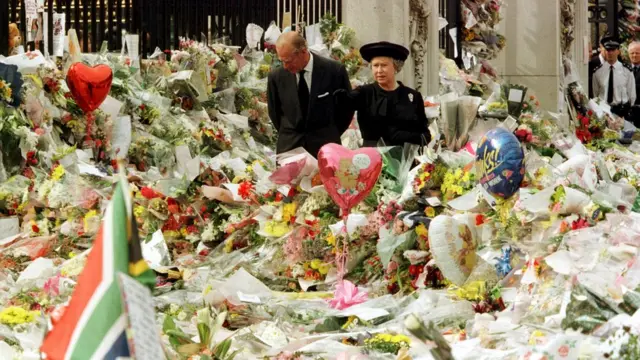 Kraliçe II. Elizabeth ve Prens Philip