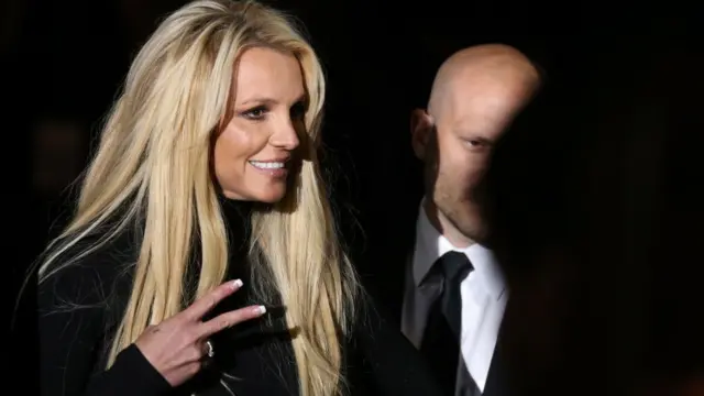 "Я травмована, нещасна, і не можу спати". Брітні Спірс виступила в суді щодо свого опікунства