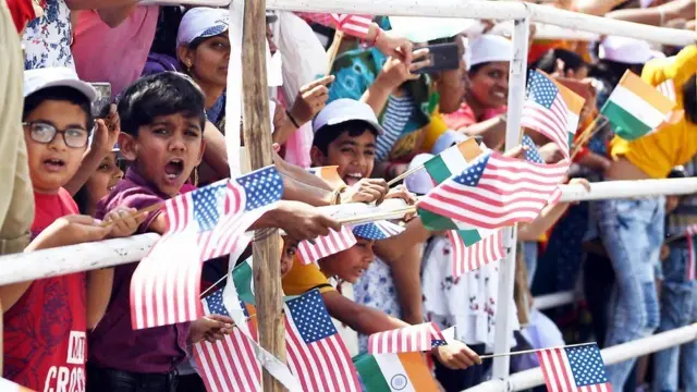 ઘણી મીડિયા સંસ્થાએ આ ઇવેન્ટને ટ્રમ્પનો ભીડ સાથેનો પ્રેમ કહ્યો છે.