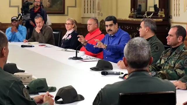 Maduro fez um pronunciamento às 21h, após ter ficado maismaquinas caça niqueis10 horas sem se dirigir diretamente à nação