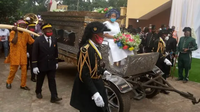 Etu e si buru akpati ozu Tonimas