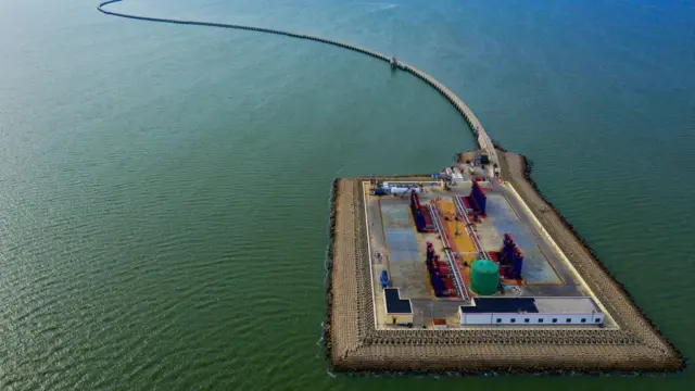 เกาะเทียมในทะเลจีนใต้