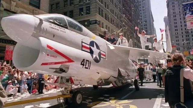 செலவு அதிகம், ராணுவ அணிவகுப்பு வேண்டாம்