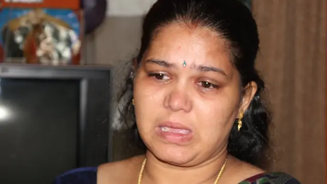 ఎవర్ని కదిలించినా కన్నీటి కథలే!