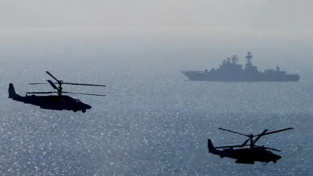 Россия имеет больше военно-морских сил в Азовском море и может перебрасывать сюда корабли из других регионов, говорят эксперты