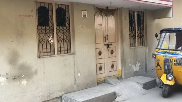 కార్తీక్ ఇల్లు