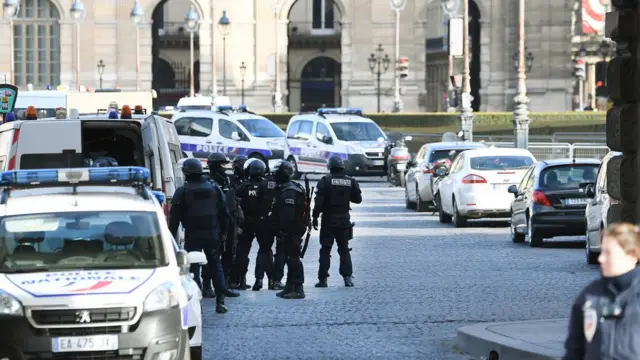 Операция в Лувре