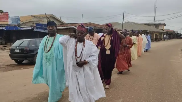 Awọn ijoye a maa ṣe abẹwo si aafin Deji Akure