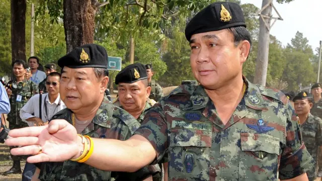 ประวิตร วงษ์สุวรรณ และ ประยุทธ์ จันทร์โอชา