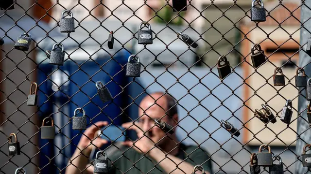 Zincirlerde kilitler