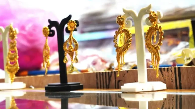 ਸੋਨੇ ਦੇ ਗਹਿਣੇ