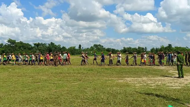 ကျွန်းလှမြို့က ပြည်သူ့စစ်သင်တန်း 