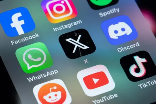 डेटा प्रायव्हसीचीही चिंता