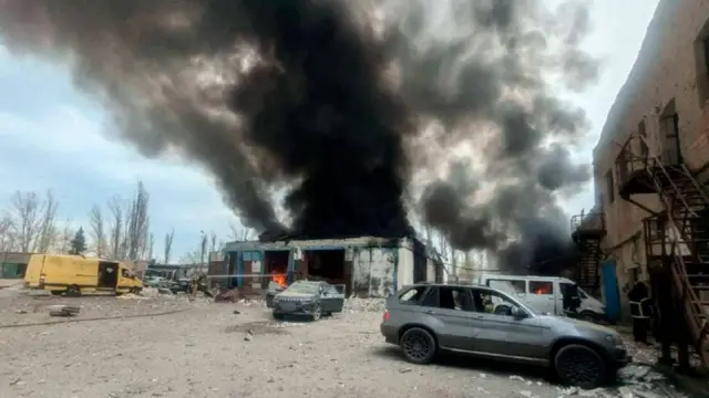 Пожежа на місці ракетного удару у Кривому Розі 