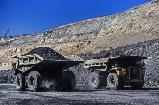 ယူကရိန်းအရှေ့ပိုင်းက သတ္တုရိုင်းတွင်း တစ်တွင်းမြင်ကွင်း 