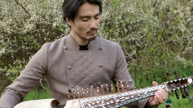 لومړی ځل مې د رباب غږ په هغو سي‌ډي ګانو کې واورېد، چې استاد رحیم خوشنواز او استاد محمد عمر پکې غږولی و