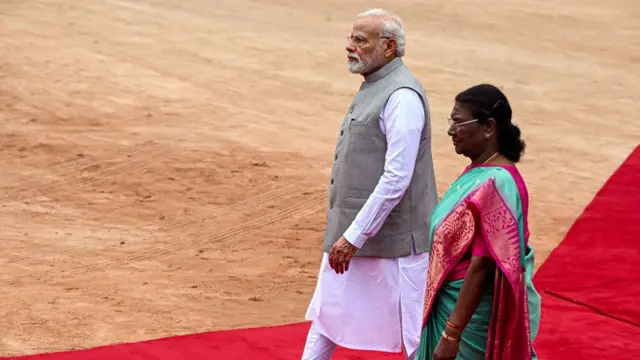 पीएम मोदी और द्रौपदी मुर्मू