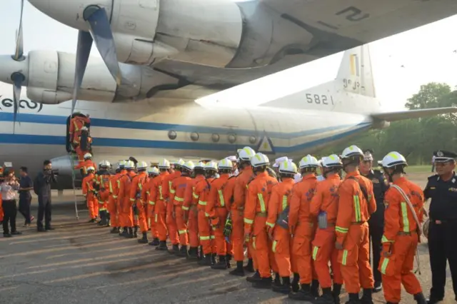 ကူညီကယ်ဆယ်ရေးသမား လေးရာ‌ကျော် စစ်တွေကို ပို့ဆောင် 