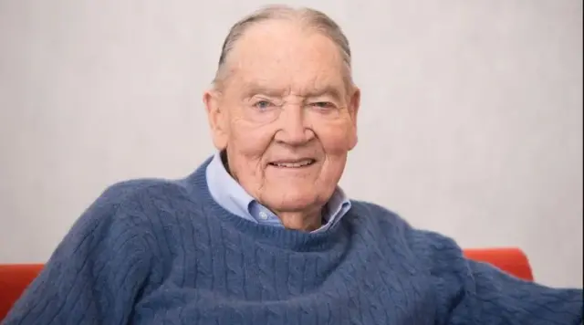 जॉन (जॅक) बॉगल 